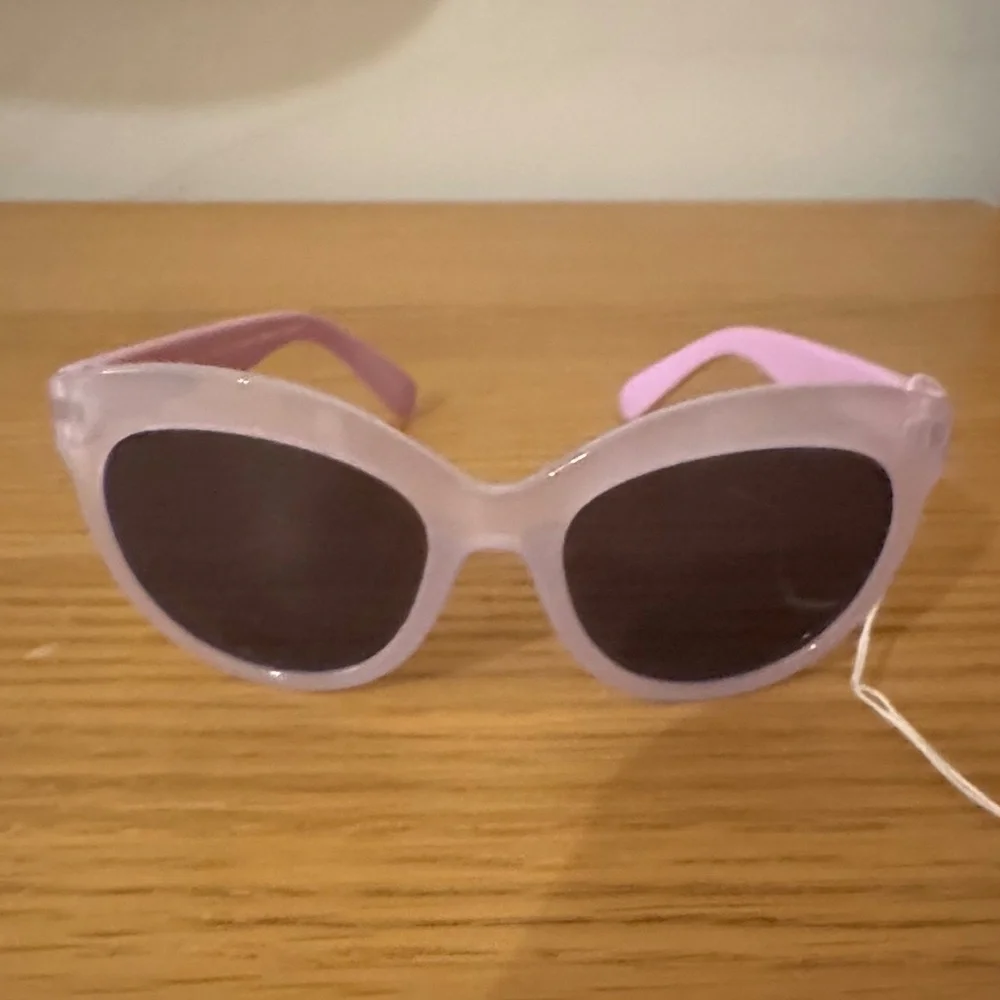 Purple baby cat-eye sunglasses